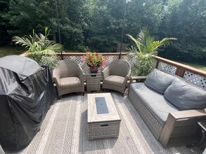 237 Green Ave in Belchertown, MA - Building Photo - Building Photo