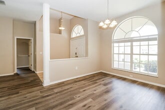 1326 Kinsmere Dr in Trinity, FL - Foto de edificio - Building Photo