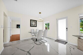 6840 SW 26th St in Miramar, FL - Building Photo - Building Photo