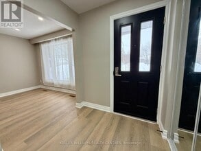 27 Sylvia St in Barrie, ON - Building Photo - Building Photo