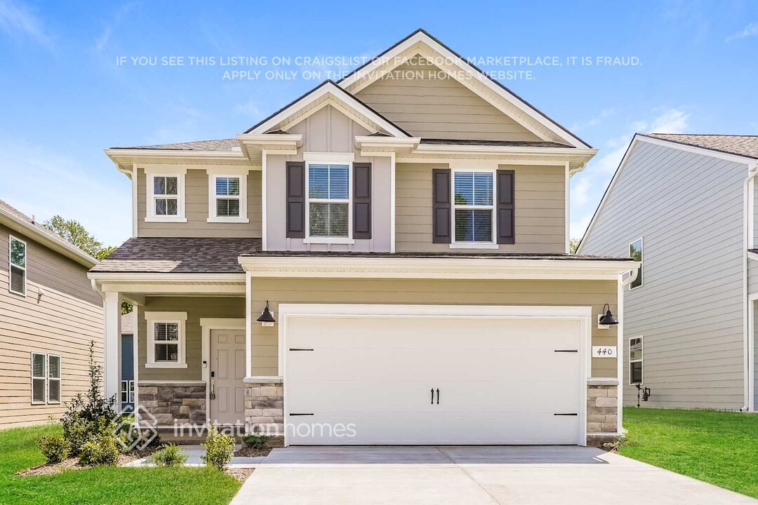 440 Brook Ave in White House, TN - Building Photo