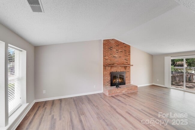 8539 Glenway Ct in Charlotte, NC - Building Photo - Building Photo