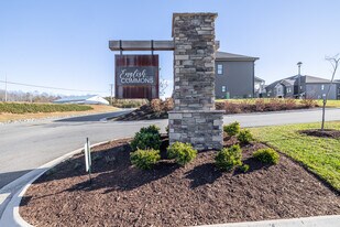 English Commons Apartments in Lynchburg, VA - Building Photo