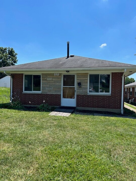 1828 Suman Ave, Unit Unit A in Dayton, OH - Foto de edificio