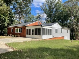 612 Crestview Church Rd in Asheboro, NC - Building Photo