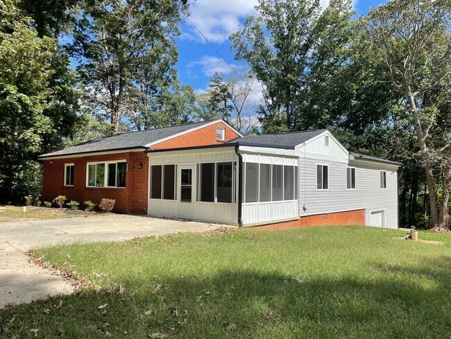 property at 612 Crestview Church Rd
