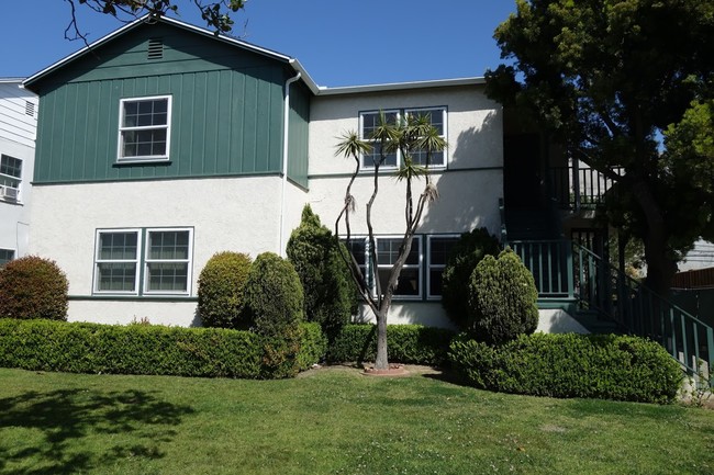 8746 Reading Ave, Unit 8746-1/2 in Los Angeles, CA - Building Photo - Building Photo