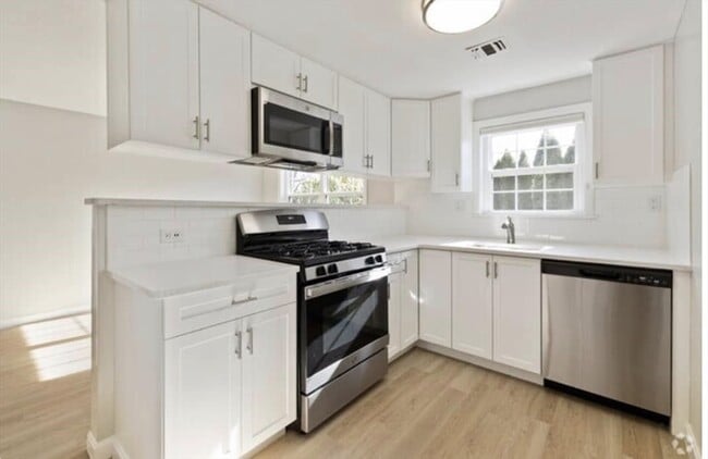 8 S Bedford St, Unit #10B