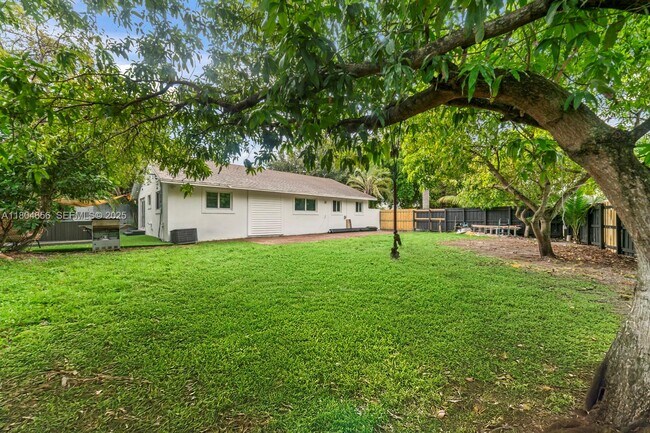 property at 1631 N 29th Ct