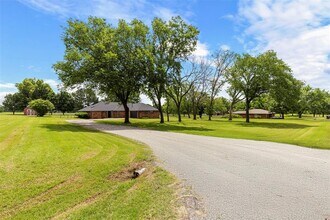 57 Serenada Ln in Shawnee, OK - Building Photo - Building Photo