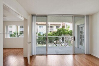 3605 NE 207th St, Unit 1214 in Miami, FL - Building Photo - Building Photo