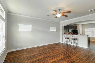 34 Woodland Hills Dr, Unit B in Conroe, TX - Building Photo - Building Photo