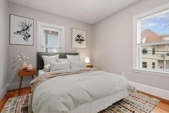 99 Capen St, Unit 2 in Boston, MA - Foto de edificio - Building Photo
