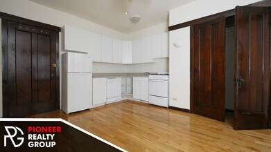 820 W Waveland Ave in Chicago, IL - Building Photo - Building Photo