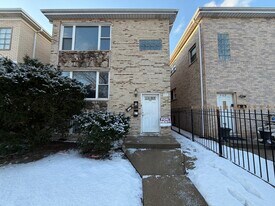 6323 W Fullerton Ave, Unit 2 in Chicago, IL - Building Photo