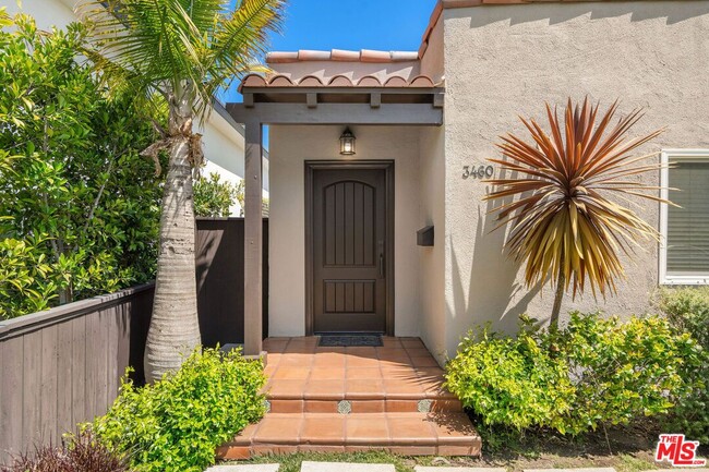 property at 3460 Redwood Ave