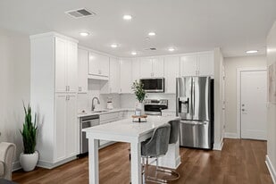 Monroe Pointe in Monroeville, PA - Building Photo