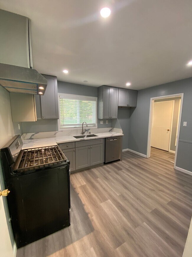 140 Baxter Ave-Unit -Bax142 in Sacramento, CA - Building Photo - Building Photo