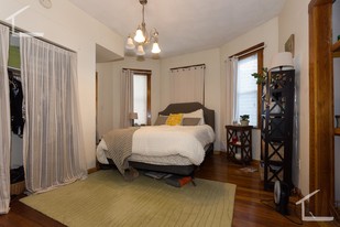 346 Faneuil St, Unit 1 in Boston, MA - Building Photo