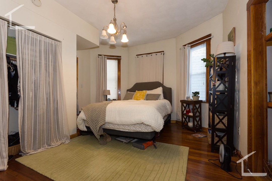 346 Faneuil St, Unit 1 in Boston, MA - Building Photo