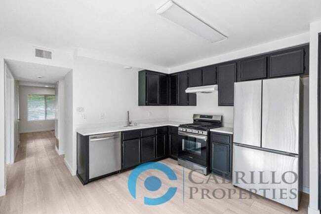 property at 5067 La Cuenta Dr