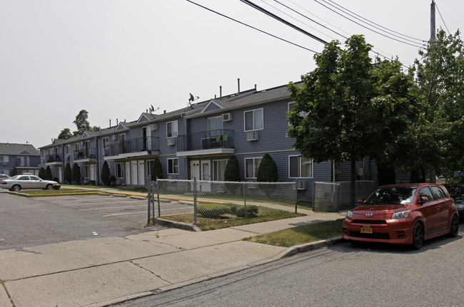 Harbor Court in Staten Island, NY - Building Photo - Building Photo