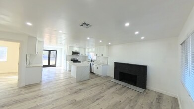 9058 Citrus Ave in Fontana, CA - Building Photo - Building Photo