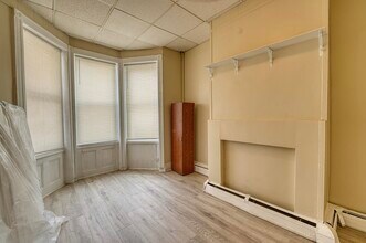 37 Poplar St in Jersey City, NJ - Building Photo - Building Photo