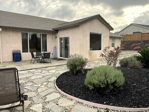 358 Reddington Dr in Redding, CA - Building Photo - Building Photo