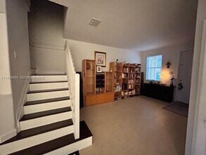 10721 NW 81st Ln in Miami, FL - Building Photo - Building Photo