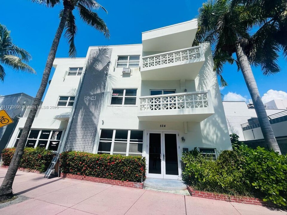 524 Washington Ave in Miami Beach, FL - Building Photo