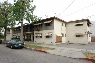 6270 Cedros Ave in Van Nuys, CA - Building Photo - Building Photo