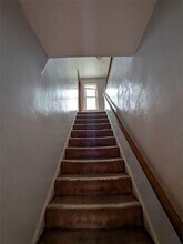 725 Chartiers St, Unit 2 in Bridgeville, PA - Foto de edificio - Building Photo