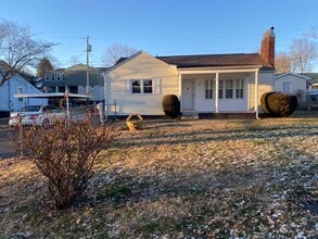 521 Lee Cir in Johnson City, TN - Building Photo - Building Photo