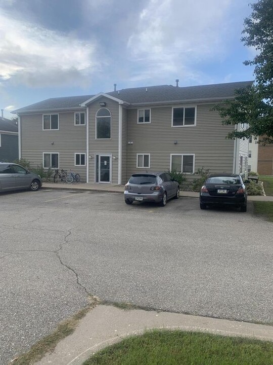 4549 Steinbeck St, Unit 3 in Ames, IA - Building Photo