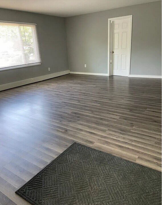 800 Clark St in Marseilles, IL - Building Photo