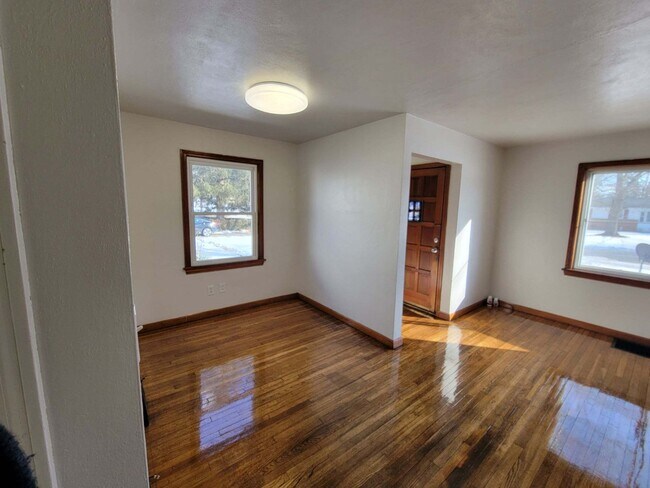 2012 Oakland Pkwy in Lima, OH - Building Photo - Building Photo