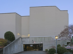 Brow of the Hill in New Westminster, BC - Building Photo - Building Photo