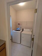 203 Christine Ct in Chapel Hill, NC - Foto de edificio - Building Photo