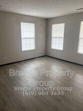 2983 Megan Cir in Youngstown, OH - Building Photo - Building Photo