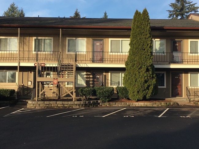 Colony Park Apartments in Vancouver, WA - Building Photo - Building Photo