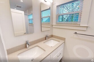 208 Banks St, Unit 3 in Cambridge, MA - Building Photo - Building Photo