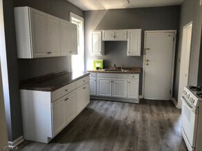 14 Bergen Ave-Unit -3 in Clifton, NJ - Building Photo - Building Photo