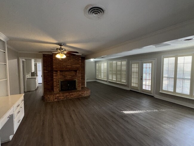 827 Briarwood Dr in Jackson, MS - Building Photo - Building Photo