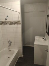 719 San Antonio St-Unit -10 in Pleasanton, TX - Building Photo - Building Photo