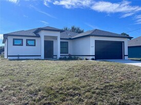 2609 41st St W in Lehigh Acres, FL - Building Photo