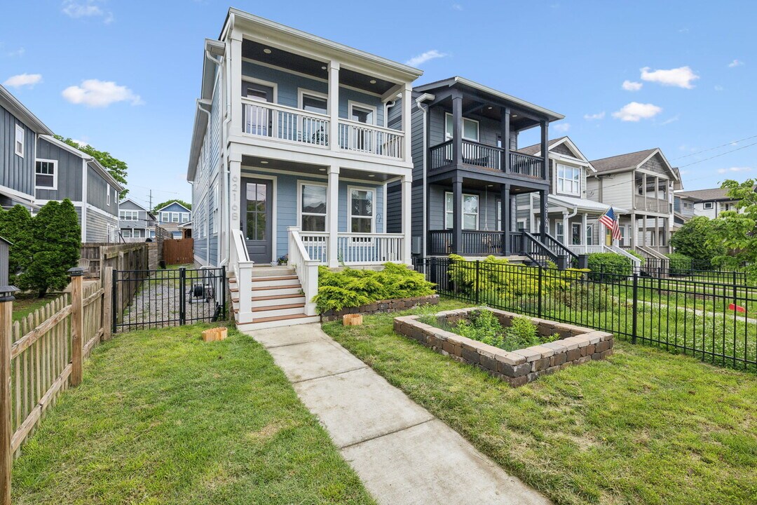 6216B California Ave in Nashville, TN - Building Photo