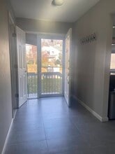 422 Cypress Rd, Unit 422 cypress rd in Newington, CT - Building Photo - Building Photo