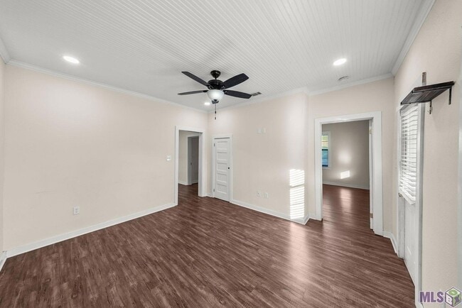 306 Courthouse St in Port Allen, LA - Foto de edificio - Building Photo