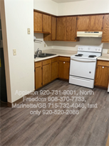 10 Cottage Row in Marinette, WI - Building Photo